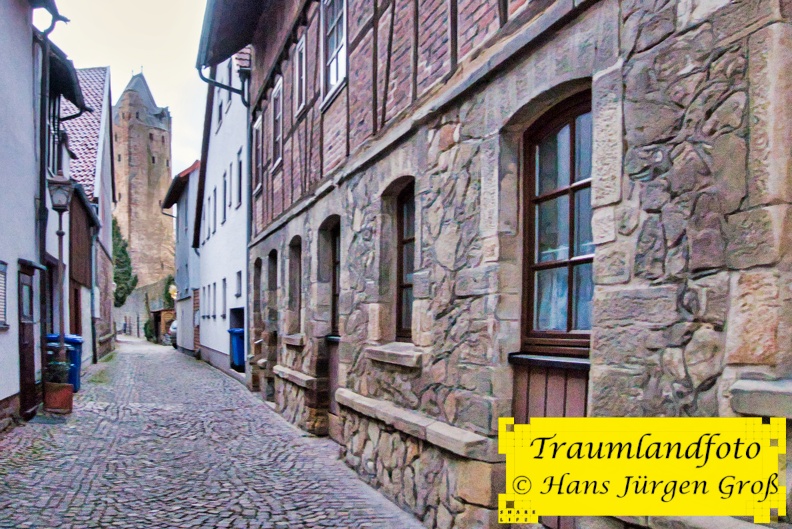 gasse-zum-grauen-turm-fritzlar_51860116682_o.jpg